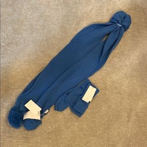 Scarf and glove set